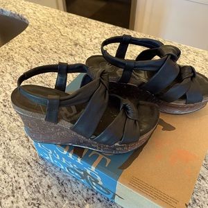OTBT Size 6.5 Wedge Sandal
